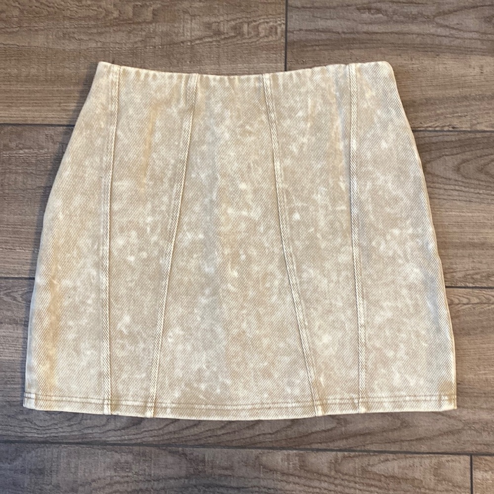 Fitted skirt